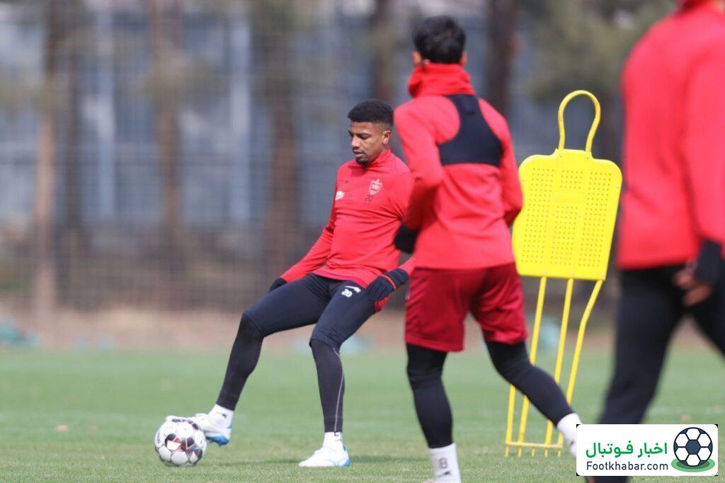 بازگشت مدافع پرسپولیس به تمرینات گروهی
