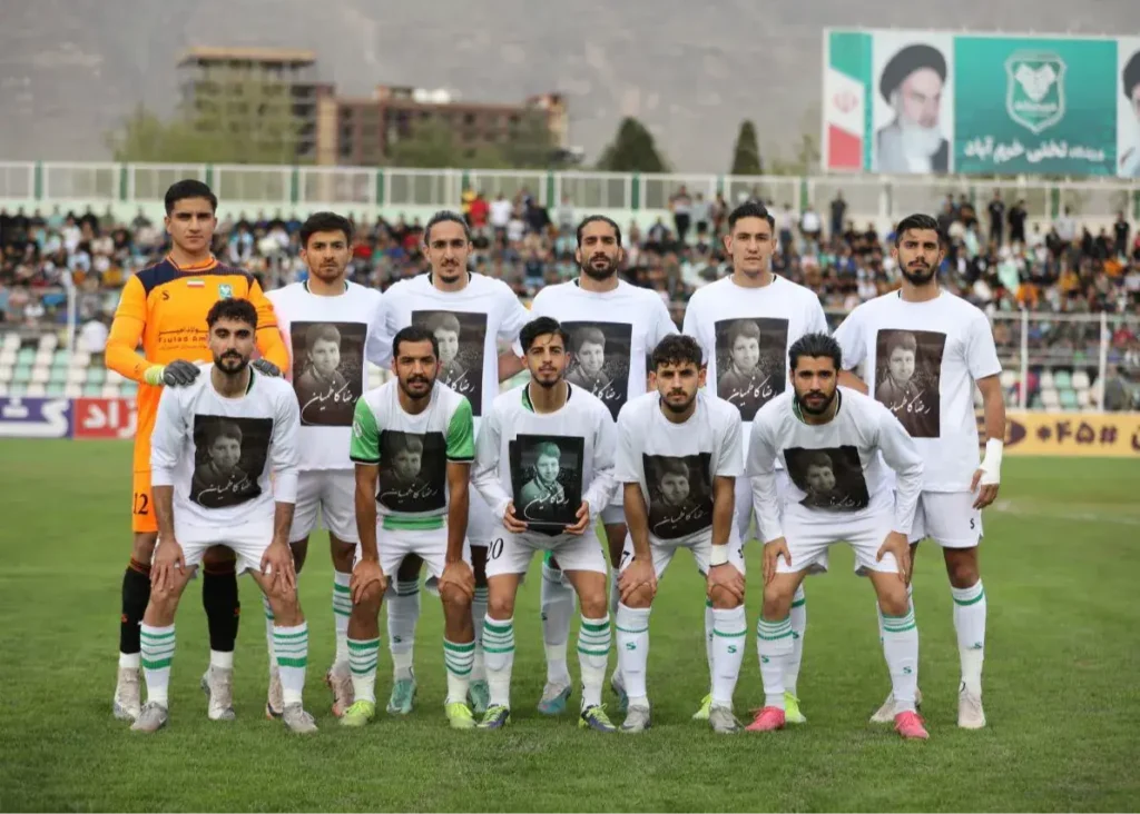 بازیکنان خیبر به یاد هوادار نونهال(عکس)