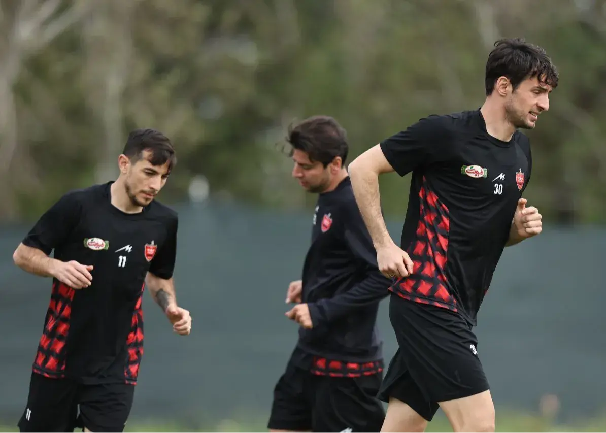 دست دادن در تمرین پرسپولیس ممنوع شد!