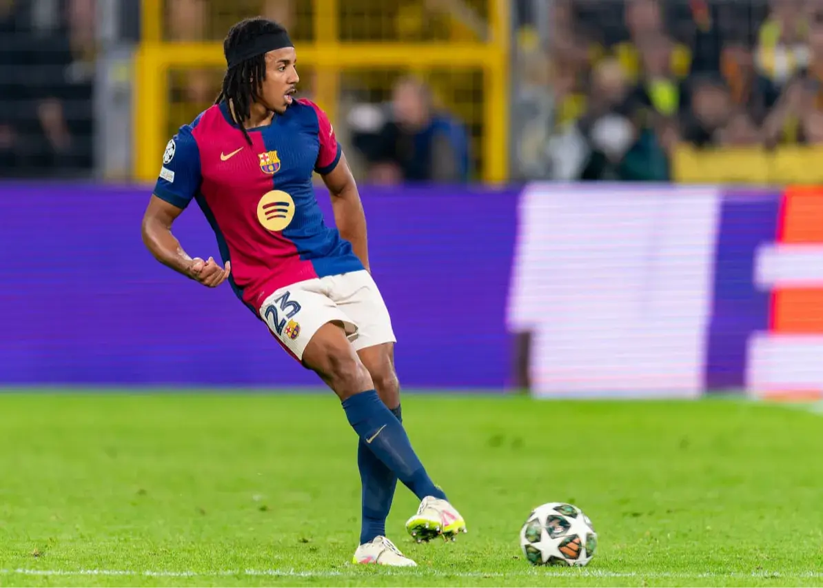 آرسنال دست‌به‌کار شد: نقشه جذب مدافع کلیدی بارسا