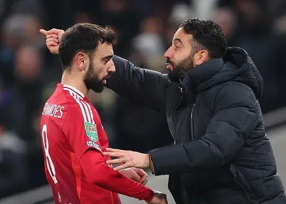 آموریم: به برونو گفته‌ام که جایی نمی‌تواند برود!