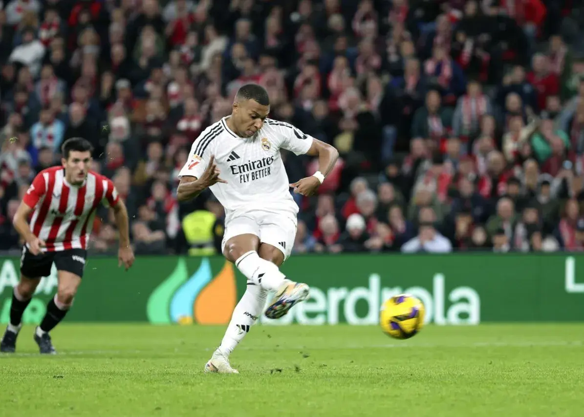 آنچلوتی حکم نهایی را داد: امباپه جای وینی را گرفت!