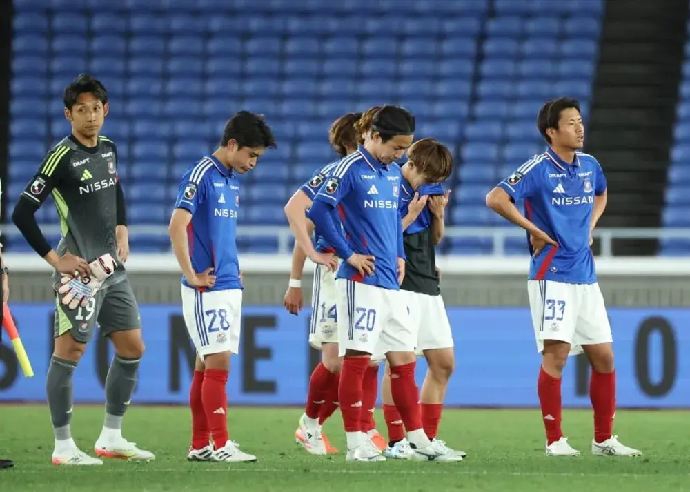 اخراج سرمربی یوکوهاما یک هفته قبل از بازی با النصر