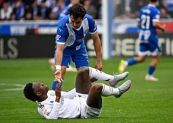 اخراج ناشیانه سانچز خیال رئال را راحت کرد! (عکس)