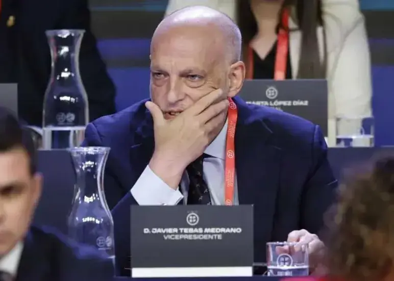 ادامه دعوا بر سر اولمو: اعتراض شدید تباس!