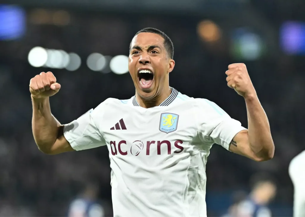 استون ویلا می‌خواهد انتقام لیورپول را بگیرد (عکس)