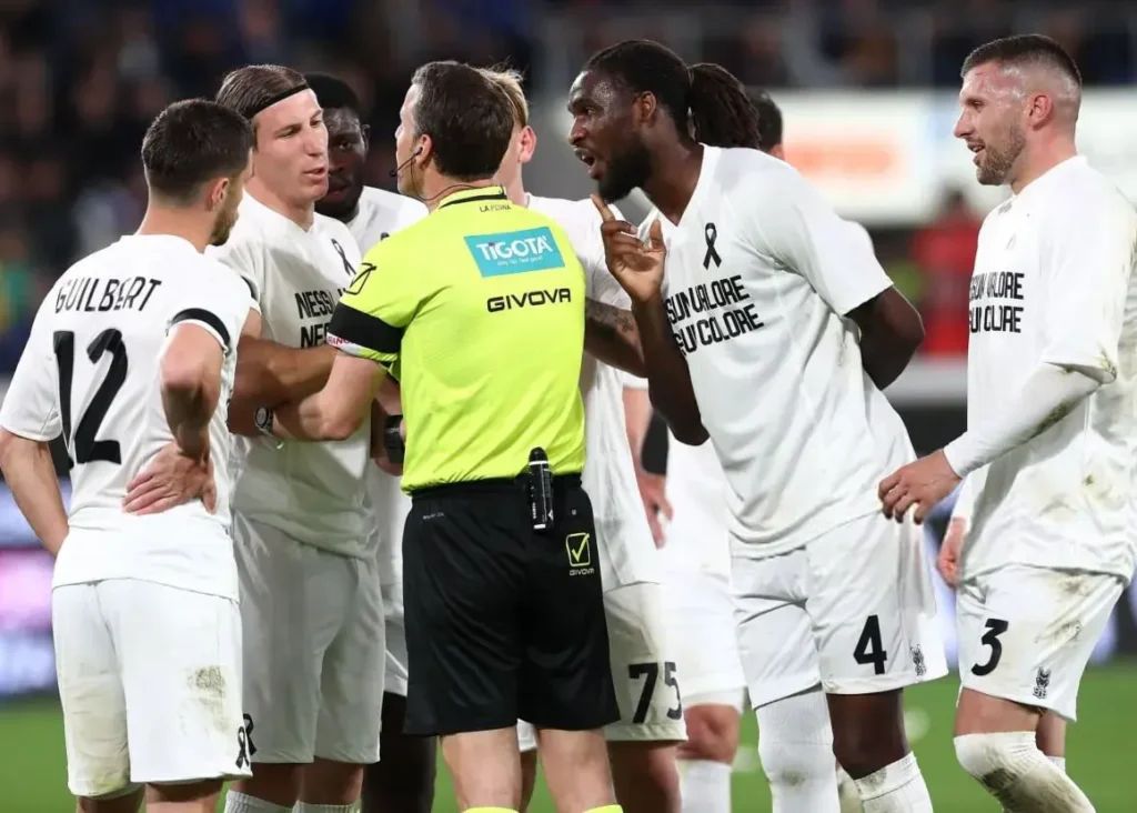 اعتراض تاریخی به برگزاری یک بازی در ایتالیا (عکس)