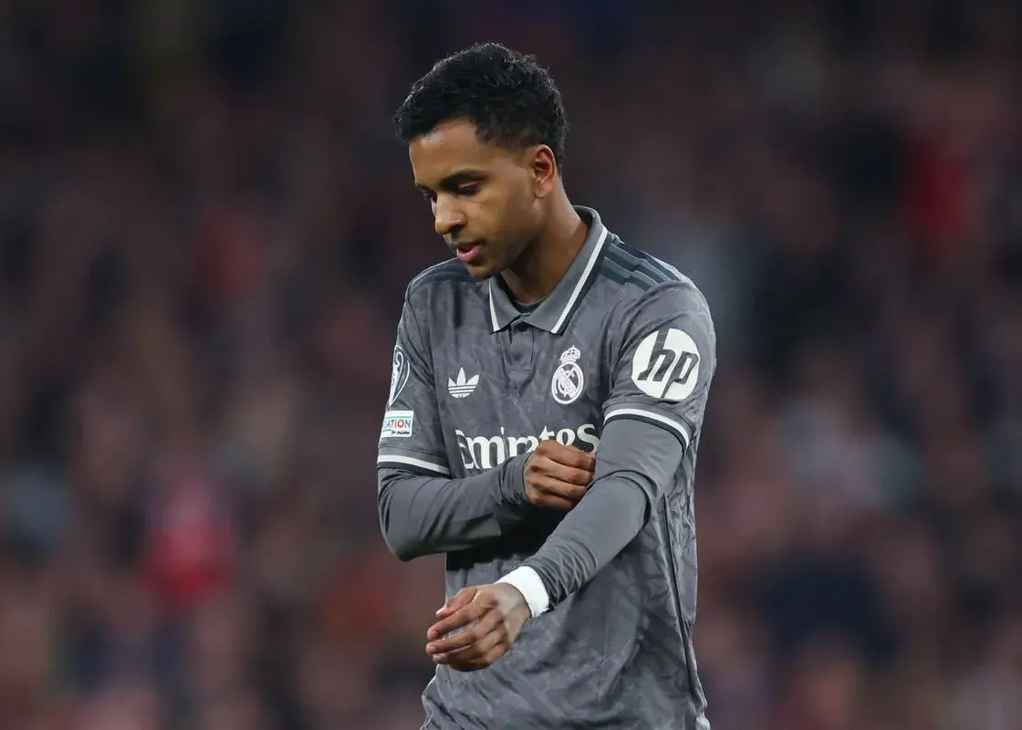 انتقاد از ستاره رئال: با اولین پیشنهاد بفروشیدش!