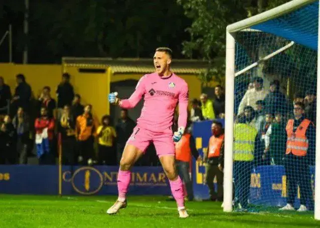 انتقاد شدید از گلر ختافه پس از گرفتار شدن!