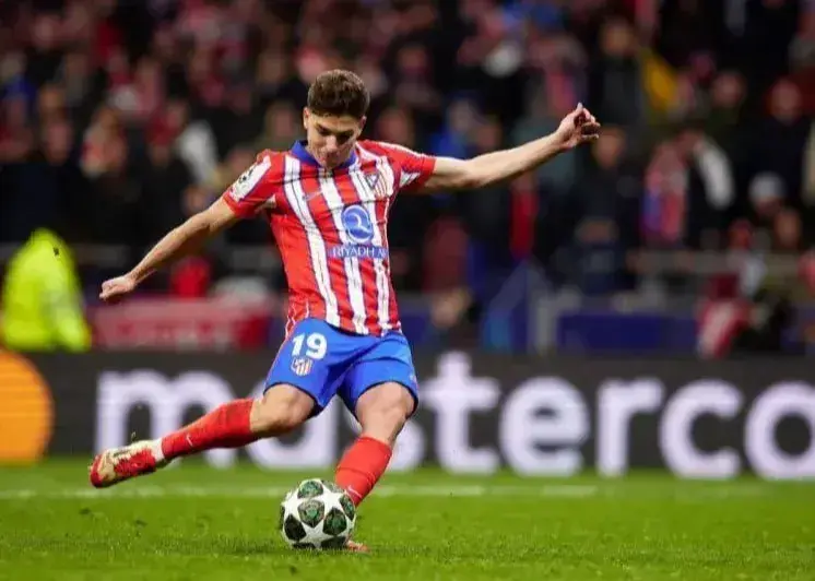 تصمیم عجیب یوفا پس از جنجال پنالتی خولیان