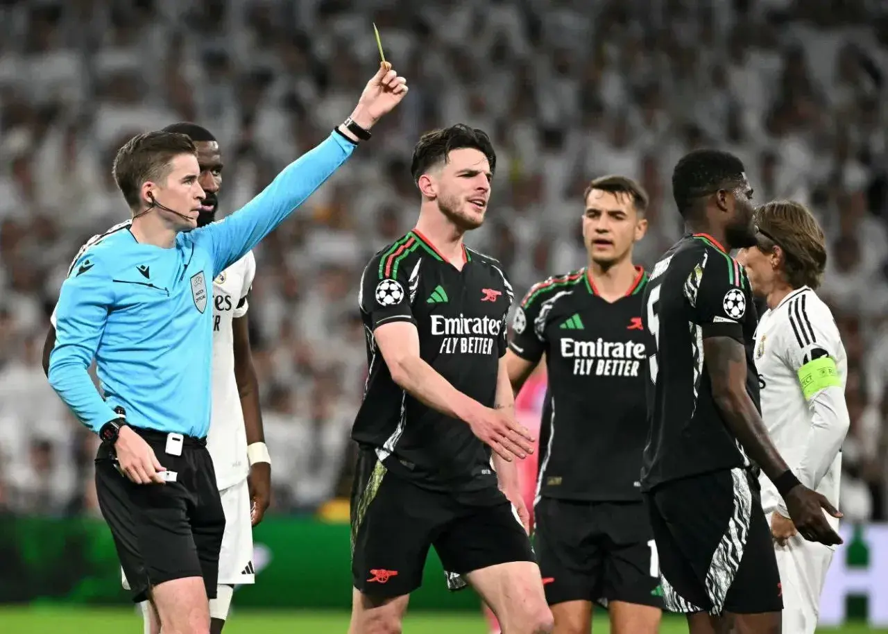 جریمه یک لحظه حماقت: هافبک آرسنال محروم شد!