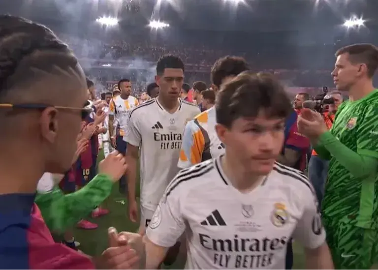 حرکت عجیب بلینگام در تونل افتخار بارسلونا