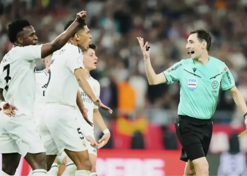 حمله تند اکیپ به رئال: مثل یک کودک لوس هستید!