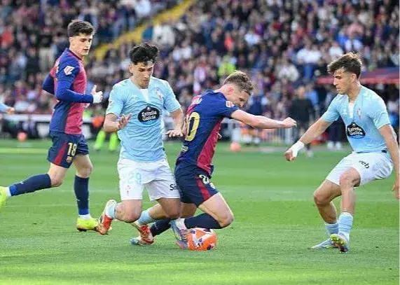 خشم دستیار فلیک: آیپد قربانی اعتراض به پنالتی!