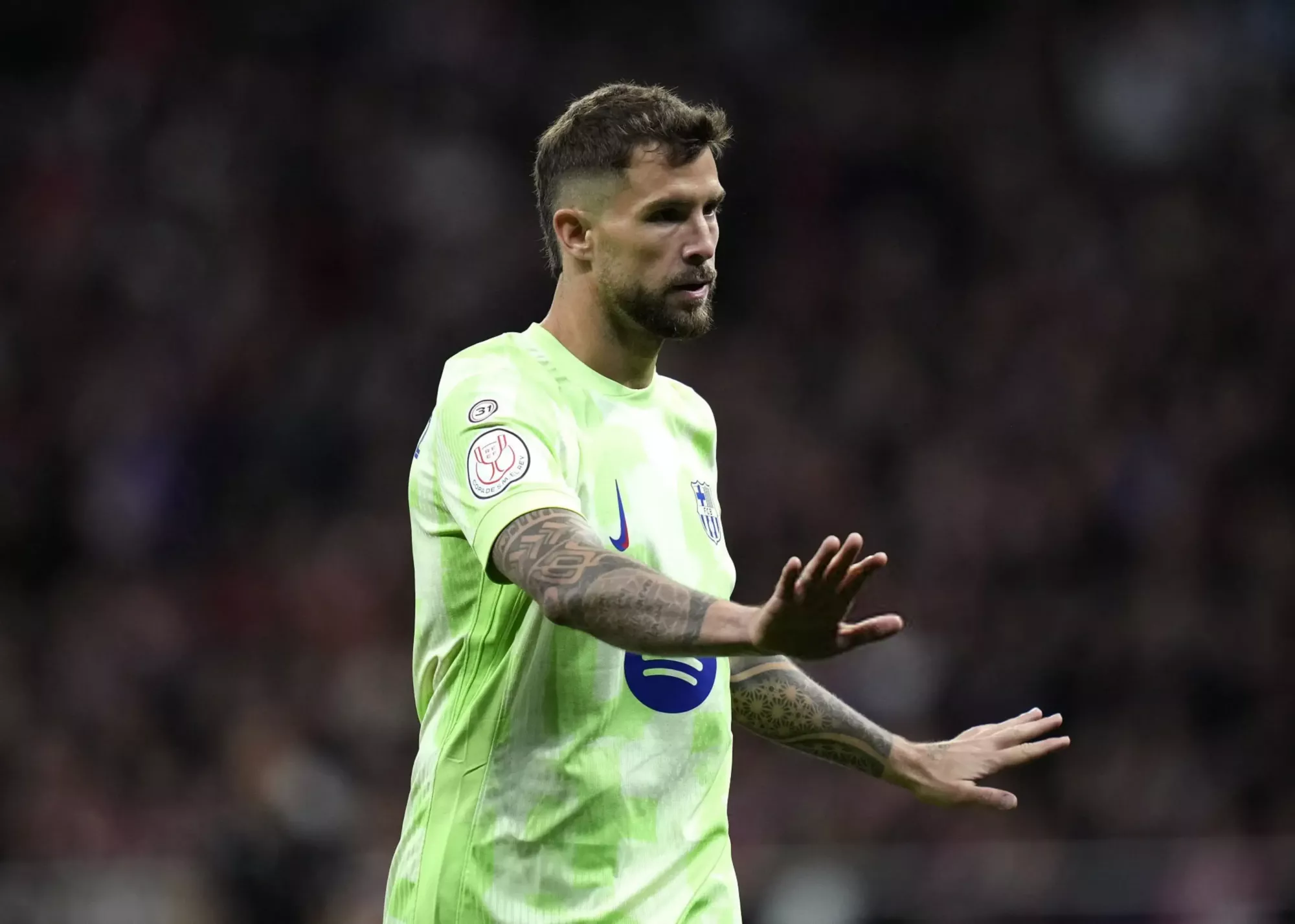 دردسر جدید فلیک: غیبت ستون خط دفاع مقابل بتیس