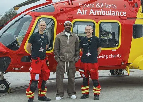 دیدار احساسی ستاره وستهم با ناجیان زندگی‌اش