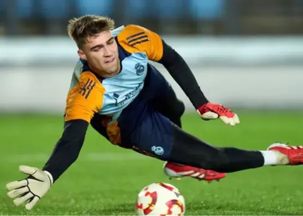 رسمی: رئال با گلر ناشناخته برابر والنسیا