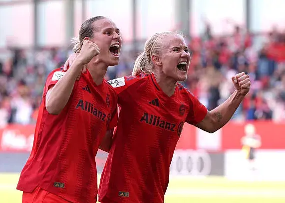 زنان بایرن زودتر از شاگردان کمپانی قهرمان شدند!