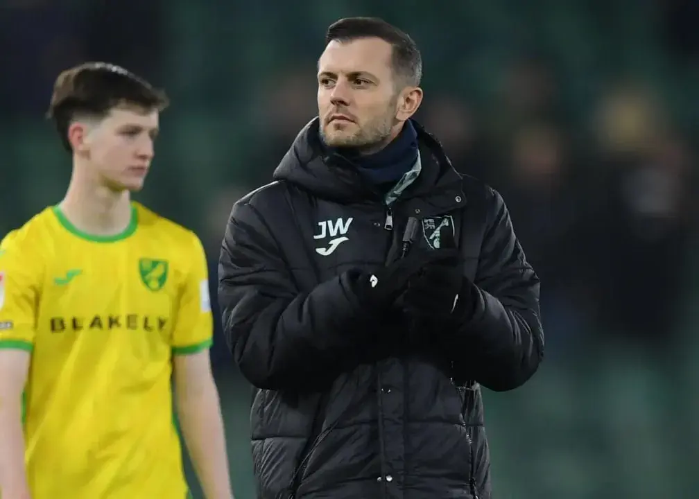 ستاره سابق انگلیس سرمربی موقت نوریچ‌سیتی شد