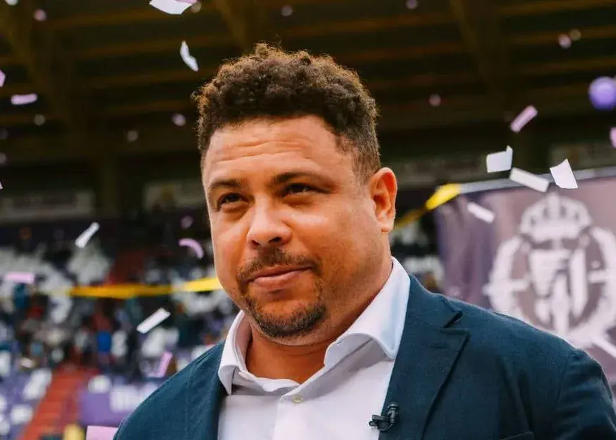 شعار هواداران: رونالدو به خانه‌ات در برزیل برگرد