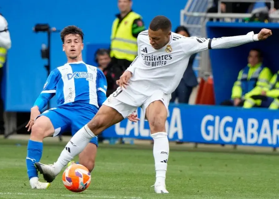 شلیک پاریسی به بدن نیمه جان رئال!