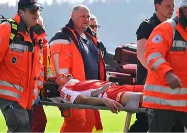 شوتی که نزدیک بود بازیکن یونیون را خفه کند! (عکس)