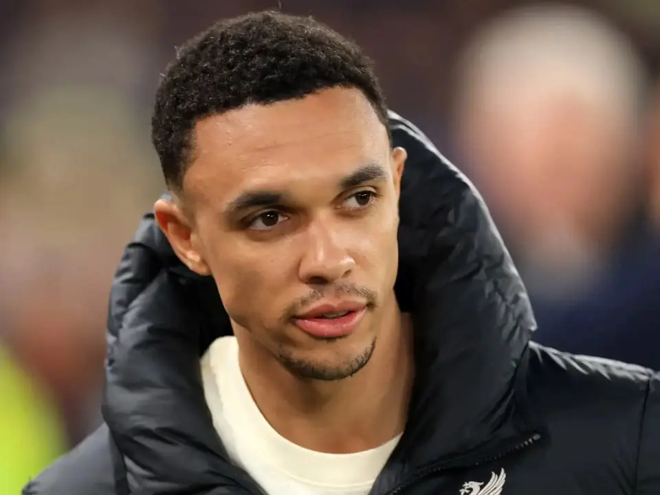 طعنه هوشمندانه لیورپول به آرنولد با تمدید صلاح!