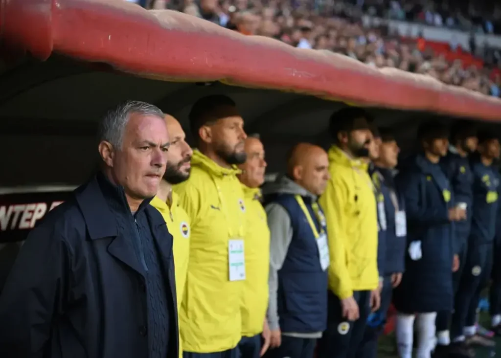 فنرباغچه مربی نمی‌خواهد: مورینیو قطعا ماندنی است