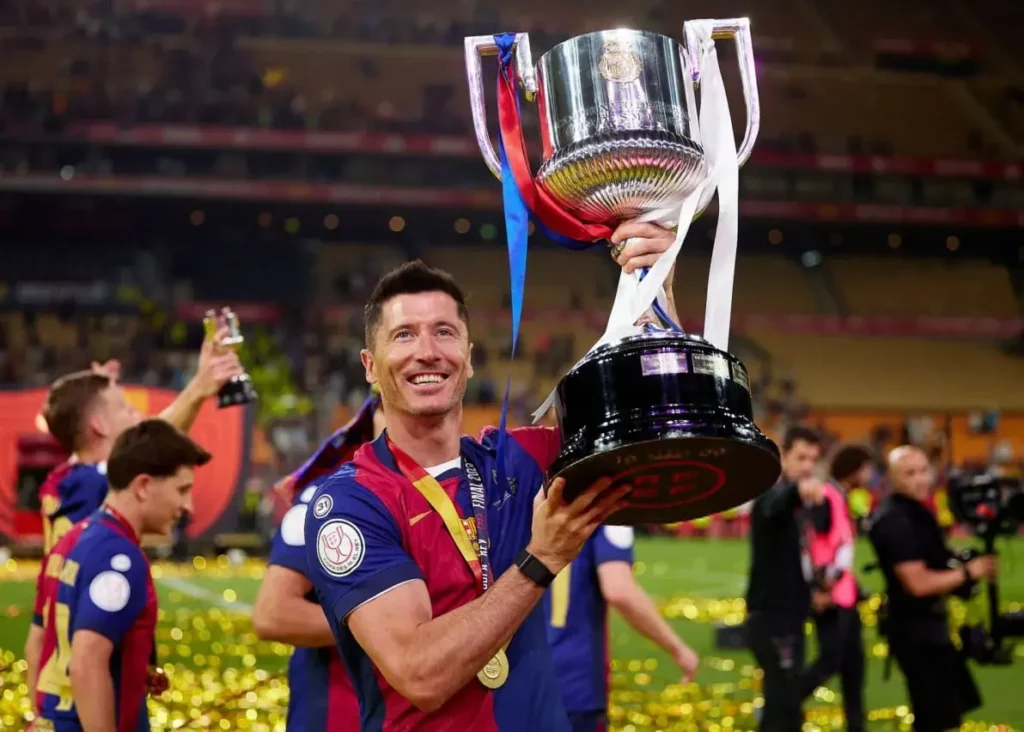 لواندوفسکی دیشب سرمربی بارسا شد