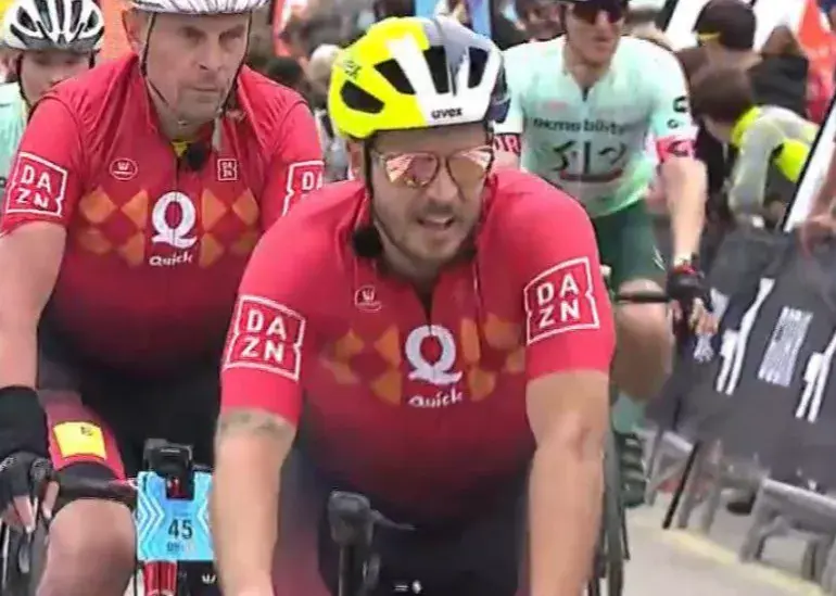 مرگ رقیب ادن هازارد در مسابقه دوچرخه‌سواری!