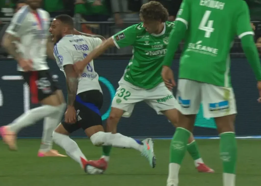 مصدومیت هولناک در فرانسه: مچ تولیسو خُرد شد (عکس)