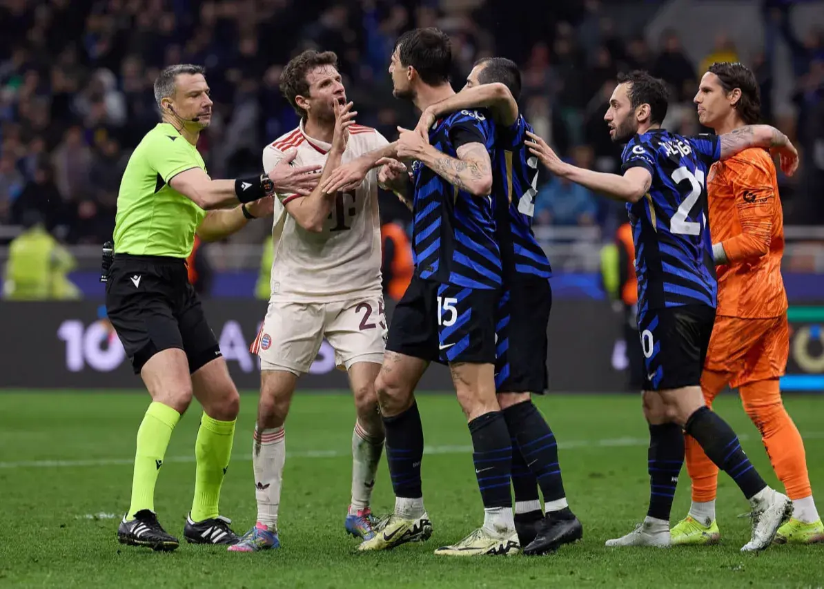 مولر می‌خواست با آچربی کتک‌کاری کند! (عکس)