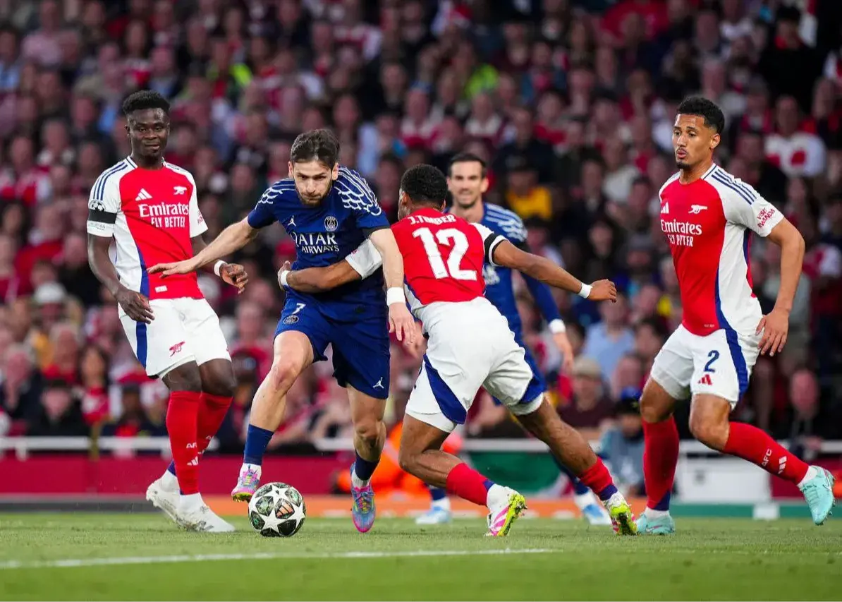 کارشناسی صحنه جنجالی: آرسنال شانس آورد!