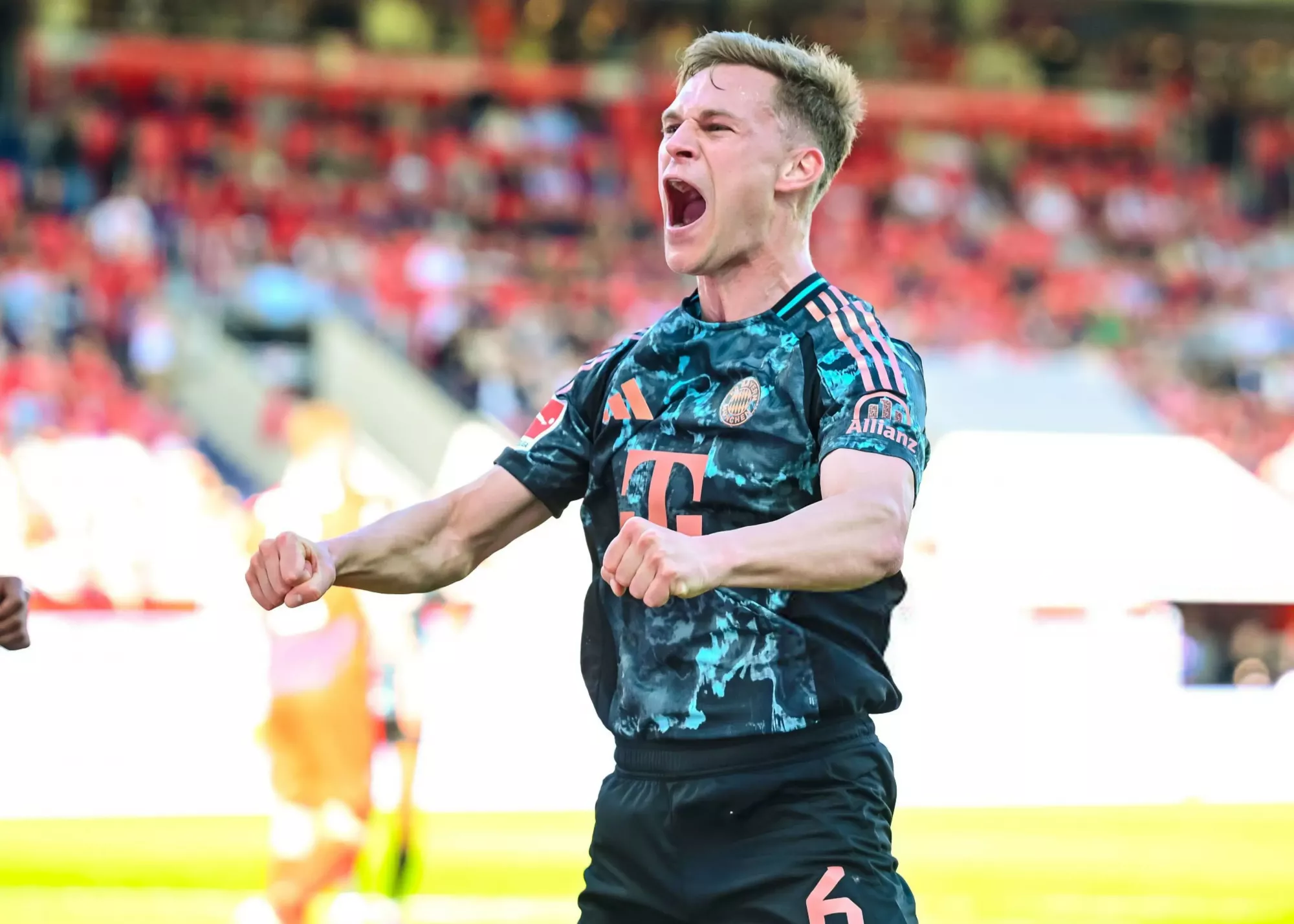 کیمیش بازوبند کاپیتانی را در رختکن جا گذاشت!