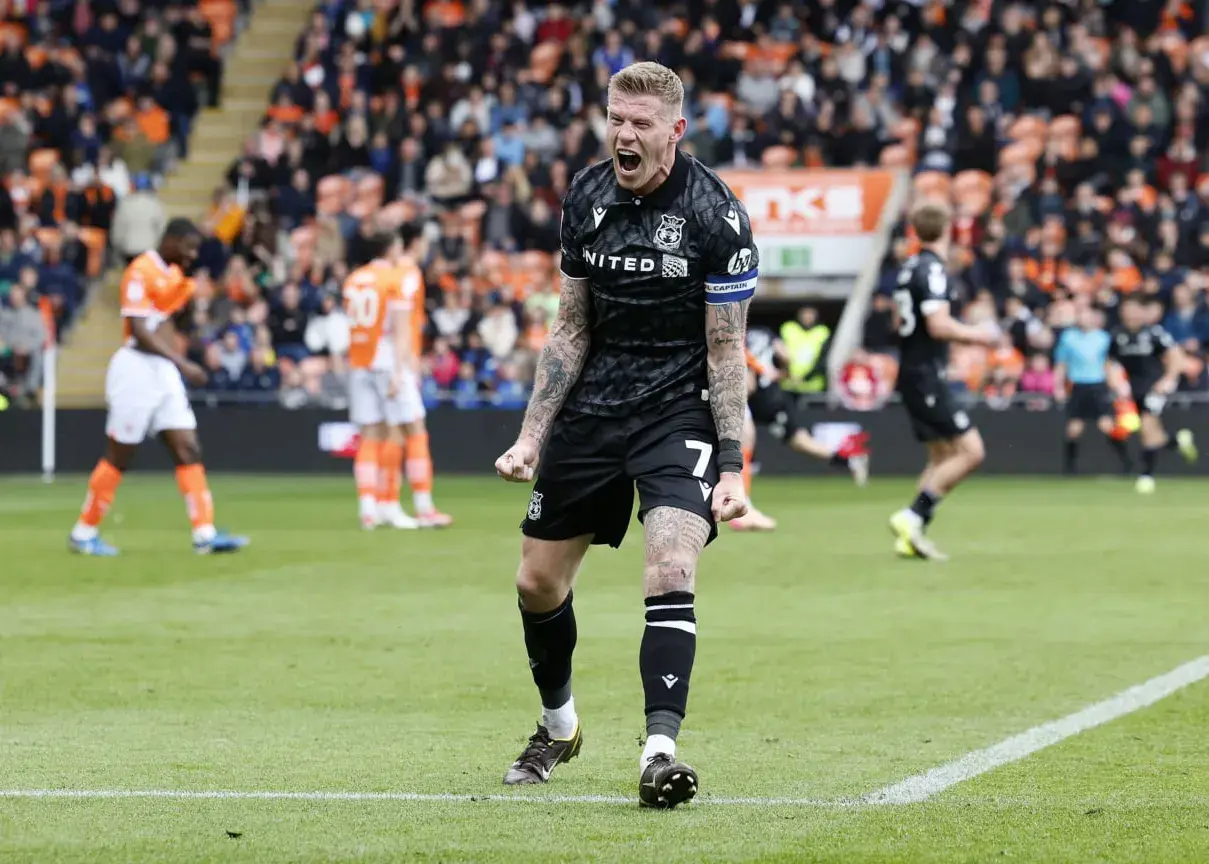 یک قدم تا چمپیونشیپ: رکسهام تاریخ‌سازی می‌کند