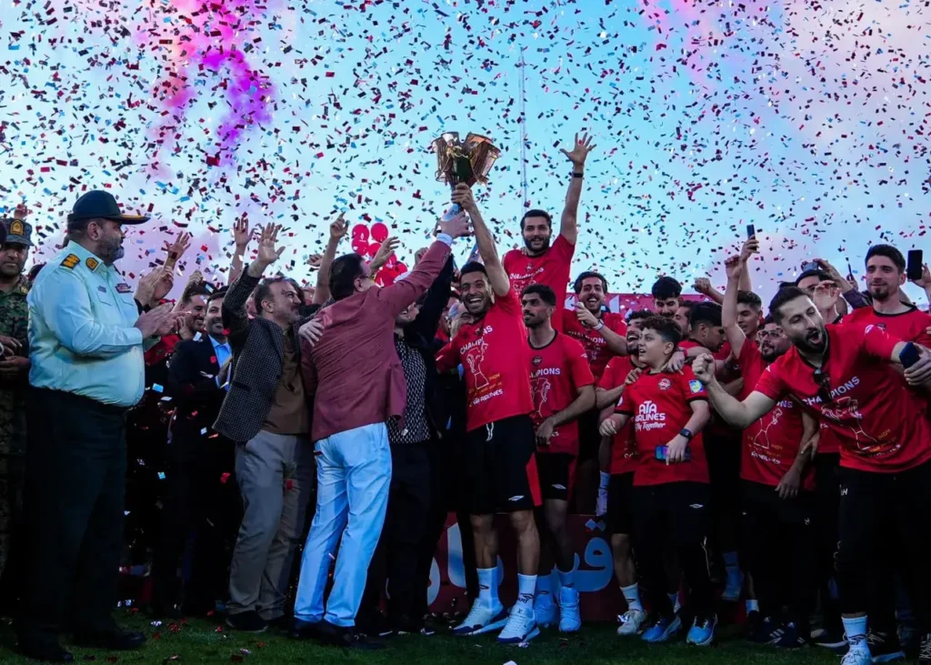 نه فرمان، تراکتور چگونه قهرمان ایران شد