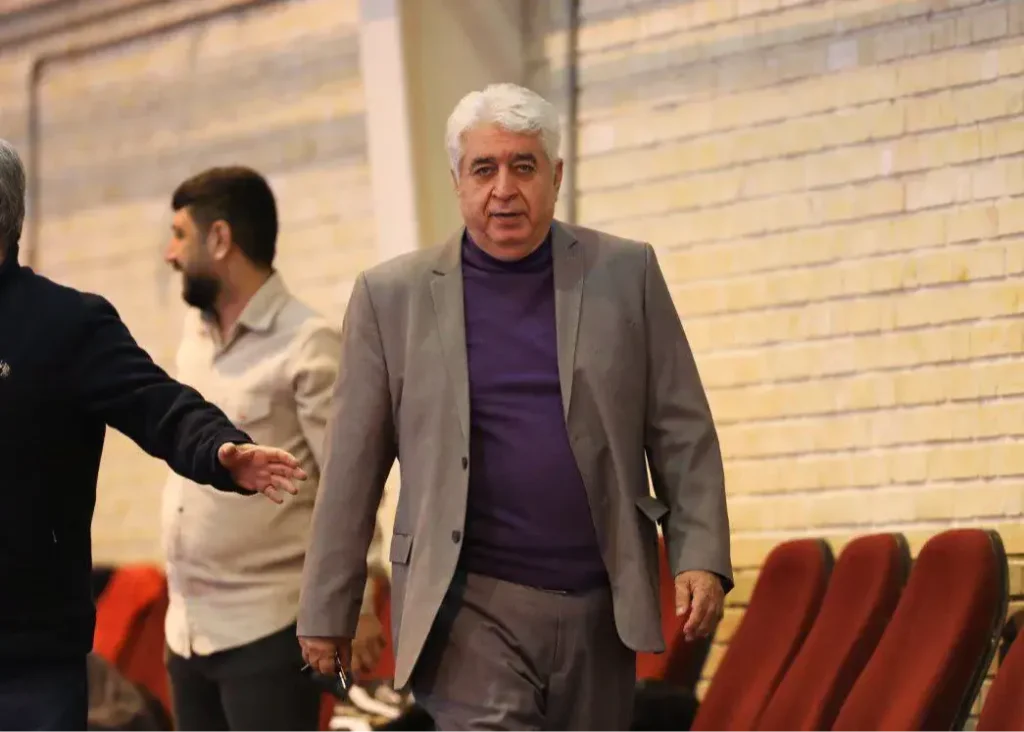 رونالدینیویی از سرمربی سابق تیم ملی: باید می‌باختیم
