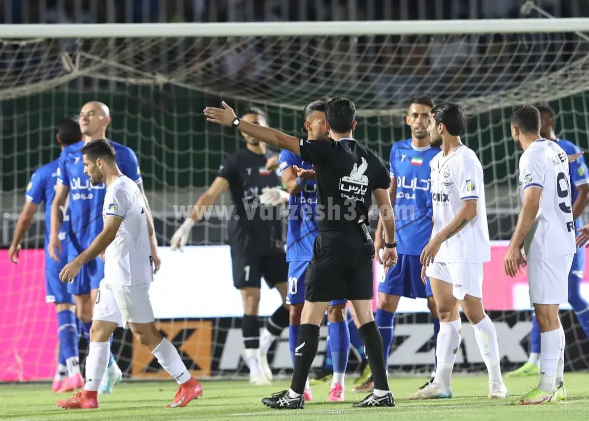 صحنه های باورنکردنی: بین دو نیمه جنگ شد!