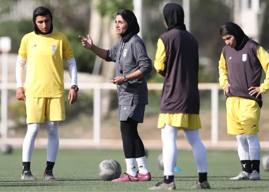 تاخت و تاز دختران فوتبال روی بهترین چمن ایران