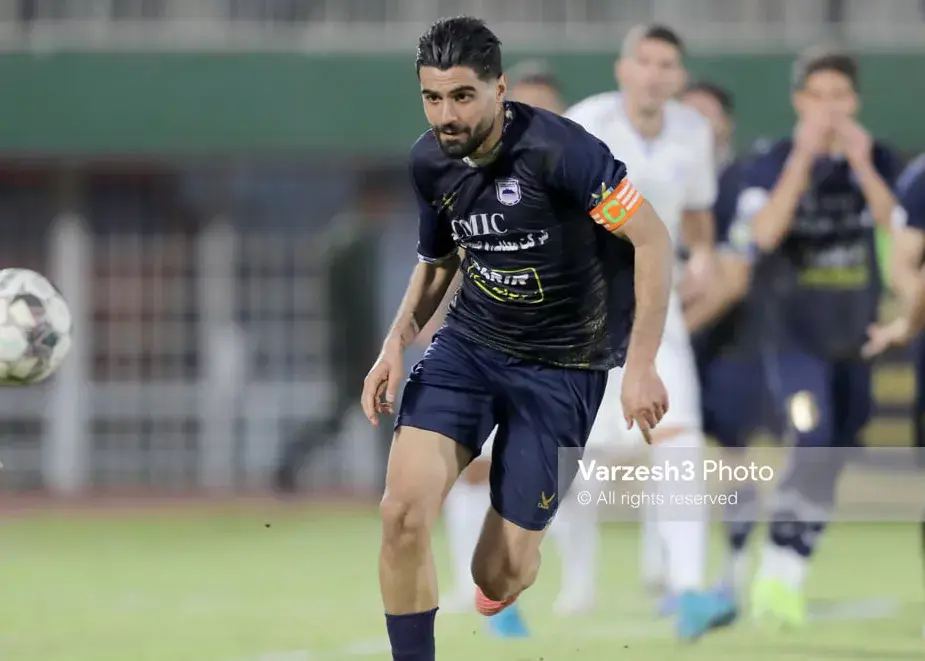 امیدوارم ورزشگاه خانگی‌مان سریعتر آماده شود/ کاپیتان چادرملو: نباید انتظارات از ما بالا باشد