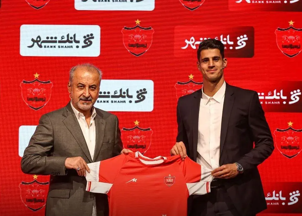 دست پیام نیازمند روی پیراهن دوم بیرانوند!