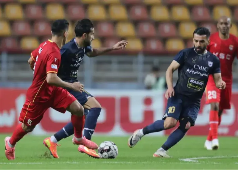 چادرملو 1 – فولاد 1 / فقط معجزه برای عبور از پرسپولیس!