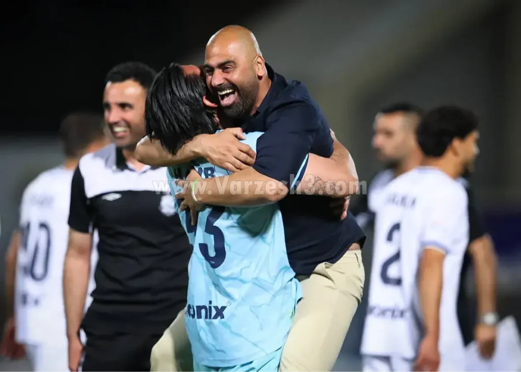 ویترین افتخارات ملوان پشتوانه شاگردان زارع!