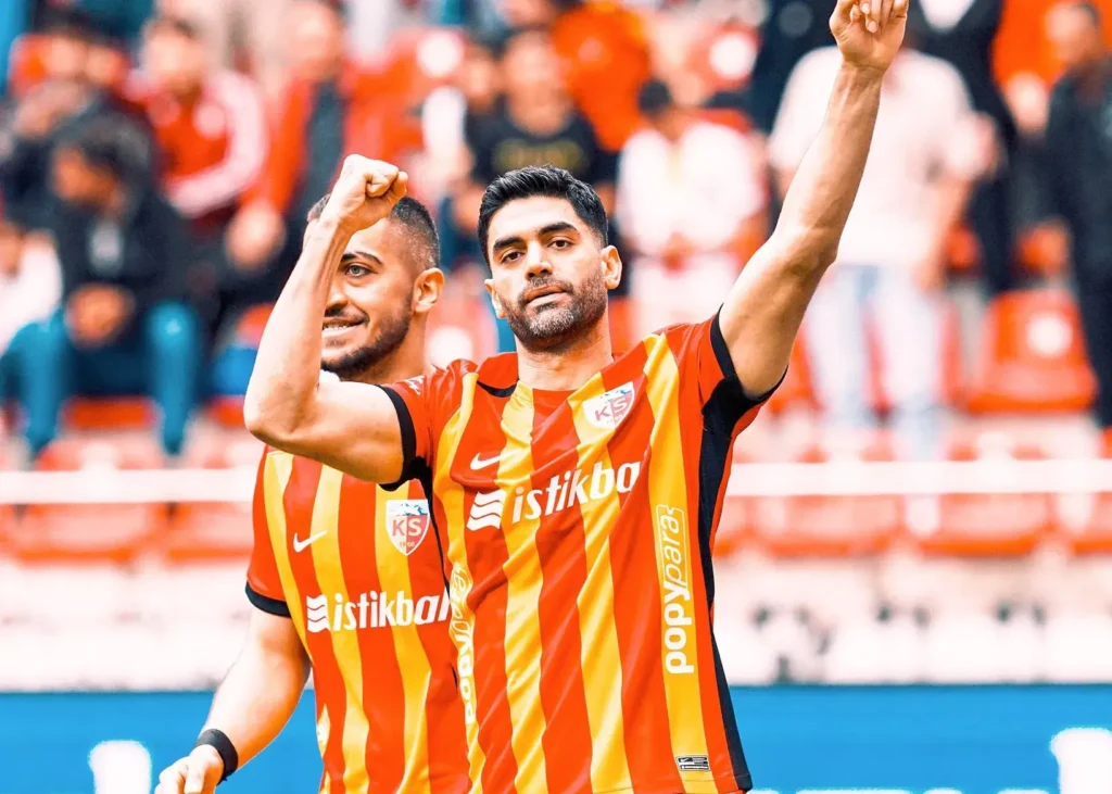 بن‌بست در پروژه بازگشت علی کریمی به استقلال