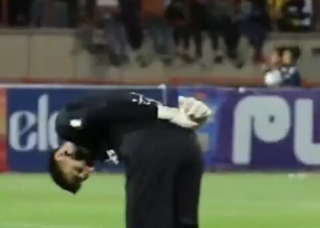 واکنش بیرانوند به شعارها در قزوین: تعظیم!