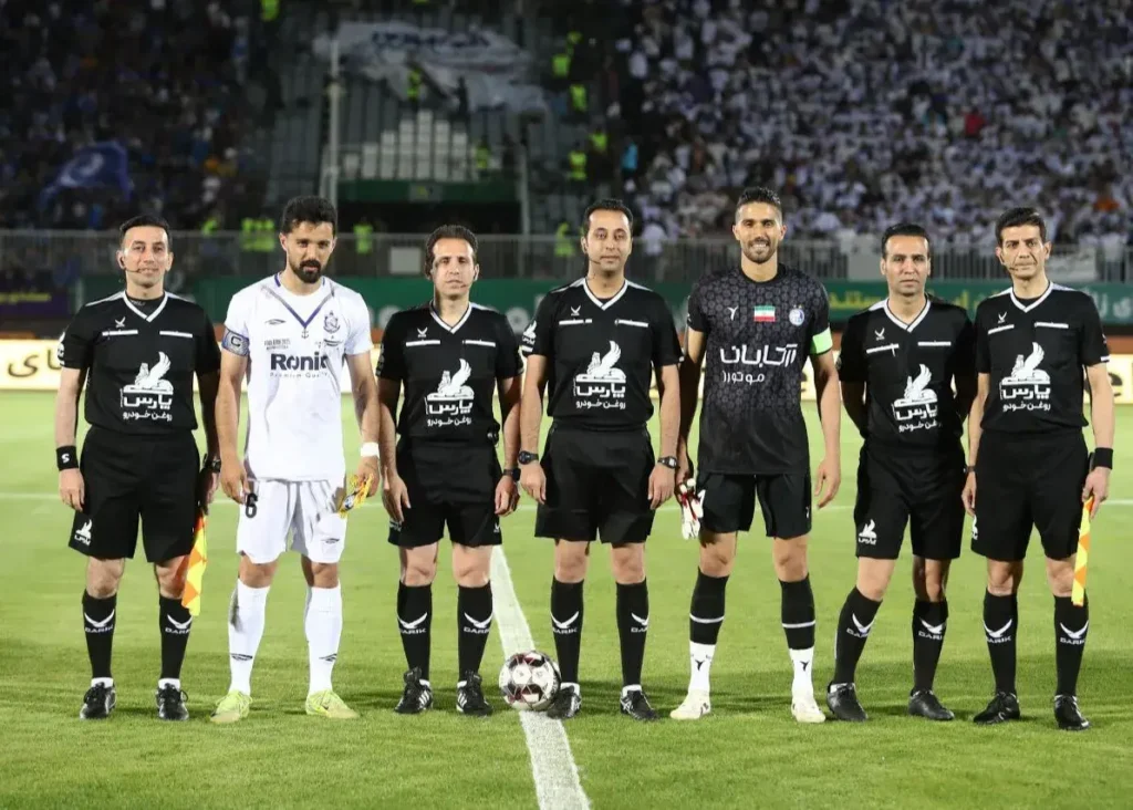 سیدحسین و داوران مشکی پوشیدند! (عکس)