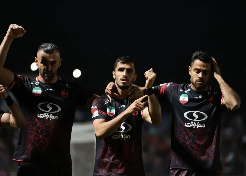 شادی خاص علیپور: مچ‌بند مشکی به جای پیراهن