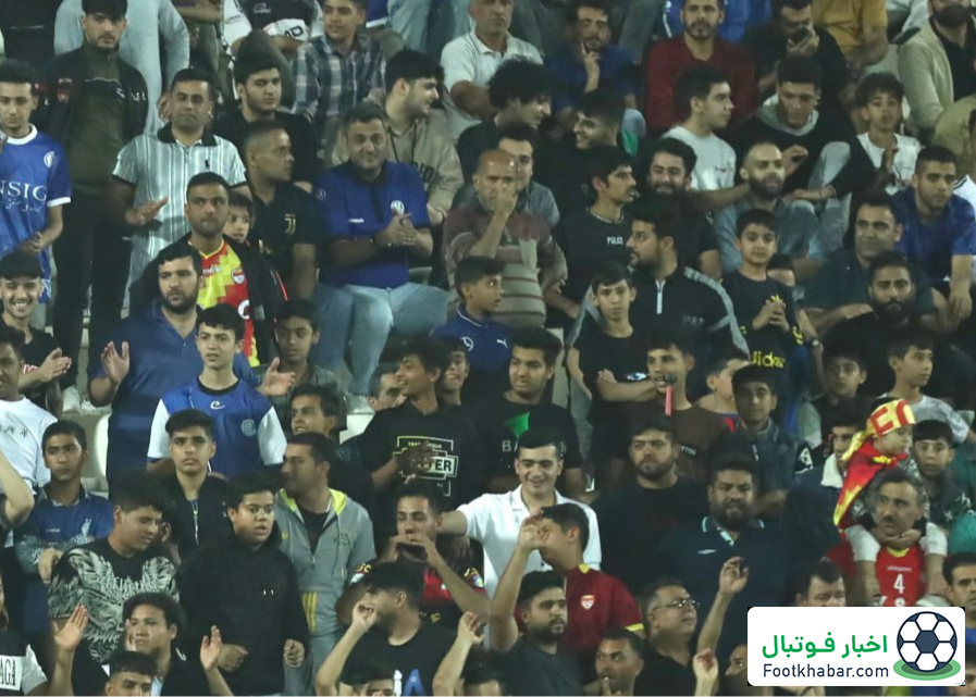 خشم سکوهای آبی فولاد آرنا!