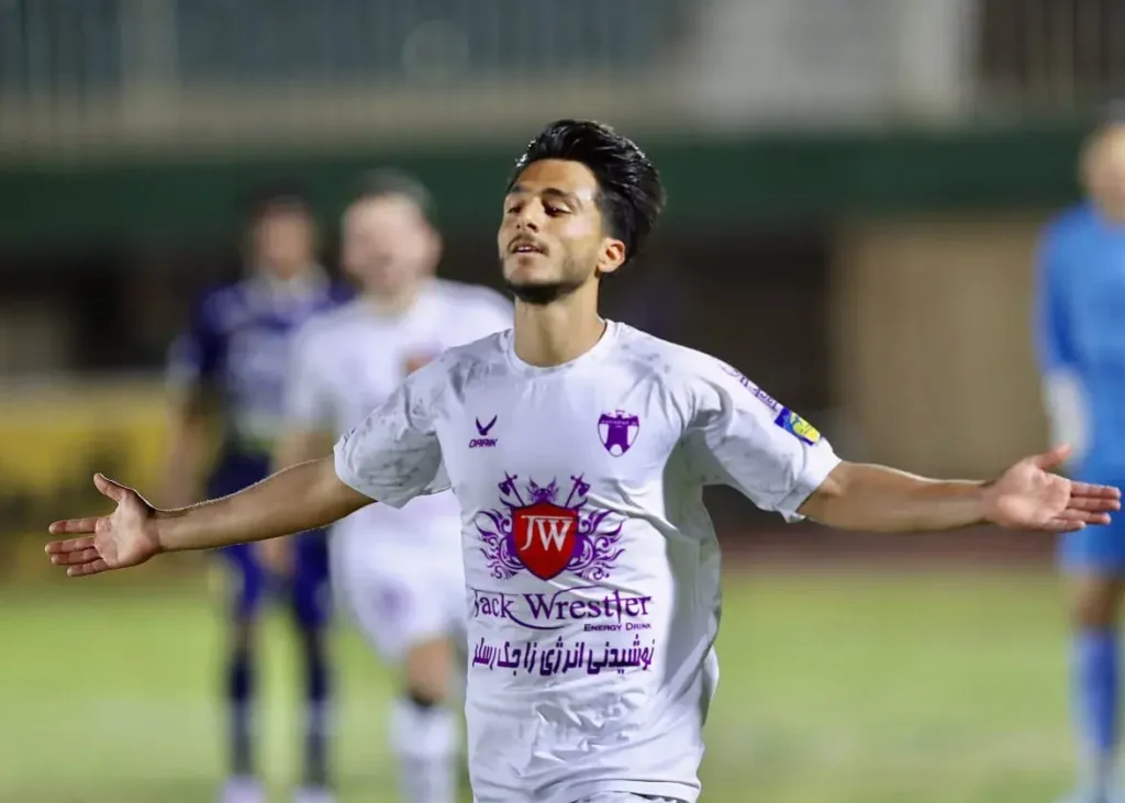 رسمی: محمدحسین صادقی به پرسپوليس پیوست