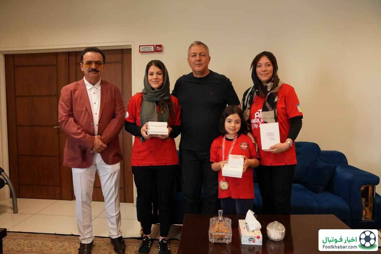 خواسته زنوزی: اسکوچیچ سه سال دیگر در تراکتور